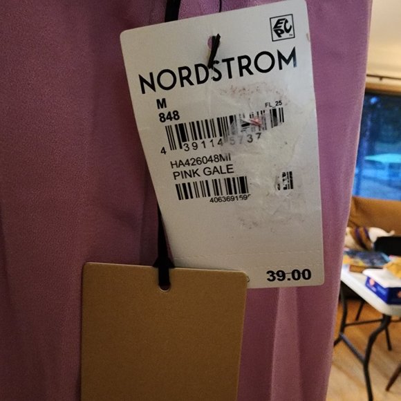 Halogen - Womens Tank Top Blouse - Pink Gale Color - Size M - NWT - Picture 3 of 4